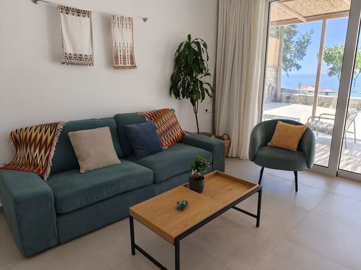 Spilios Beachfront Apartment - Spilies retreat